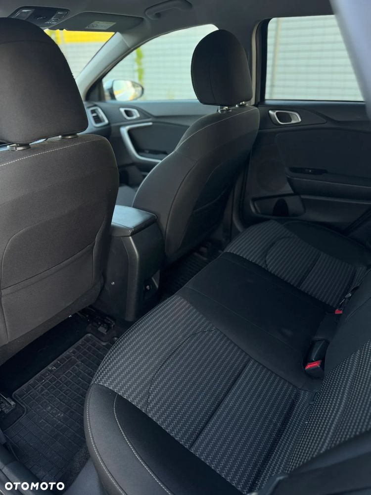 Kia Ceed 1.5 T-GDI M - 10
