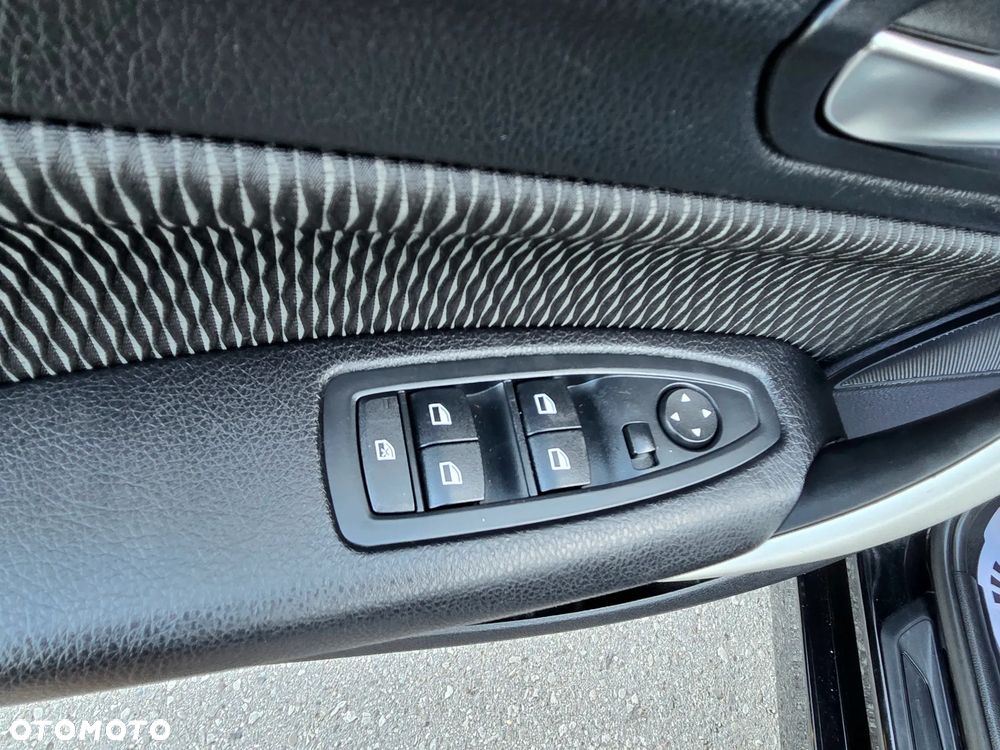 BMW Seria 1 116i - 17