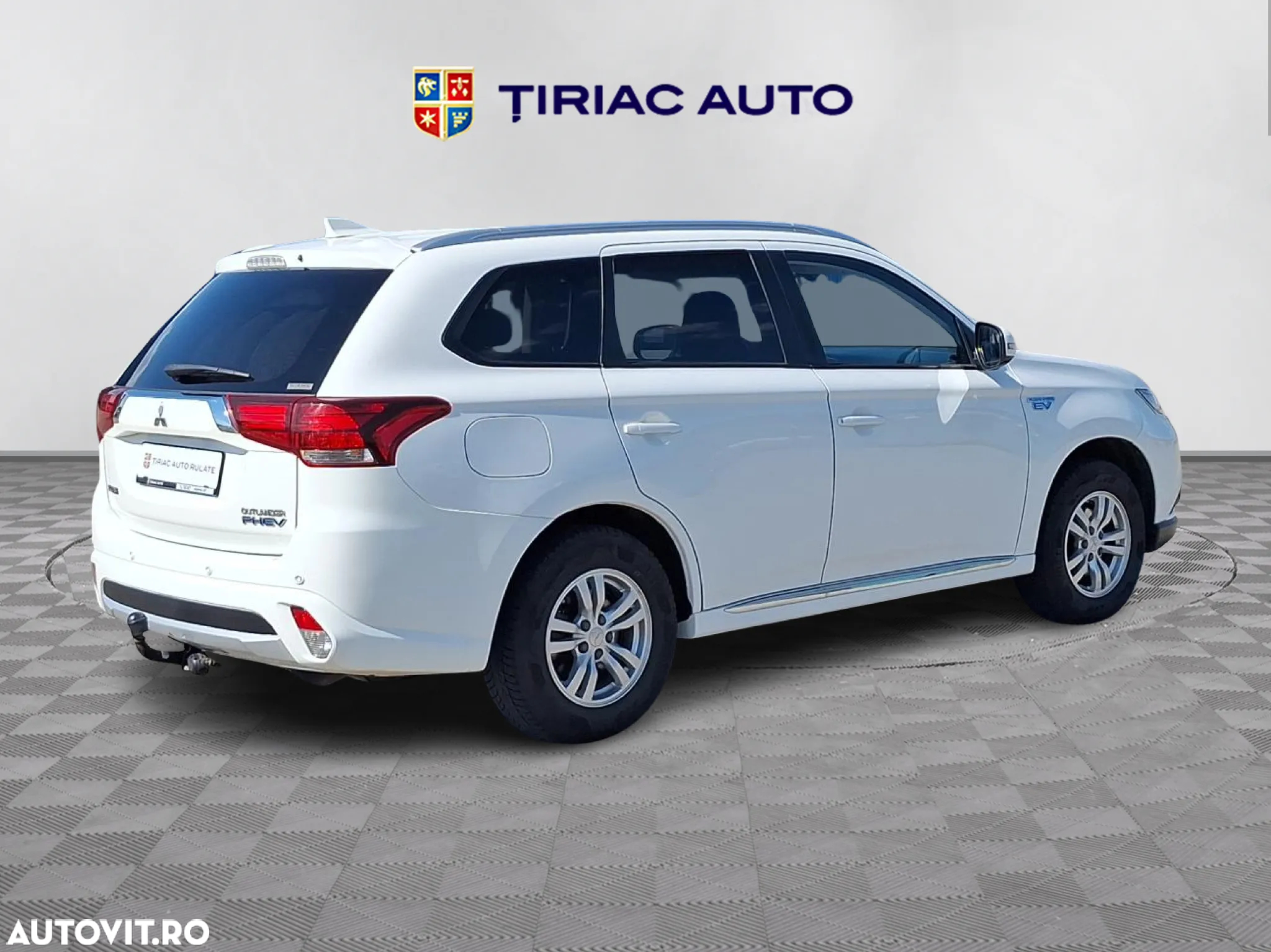 Mitsubishi Outlander - 5