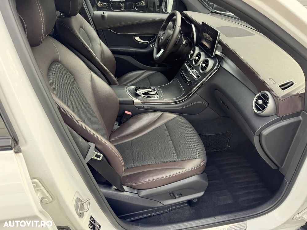 Mercedes-Benz GLC 250 d 4Matic 9G-TRONIC AMG Line - 24