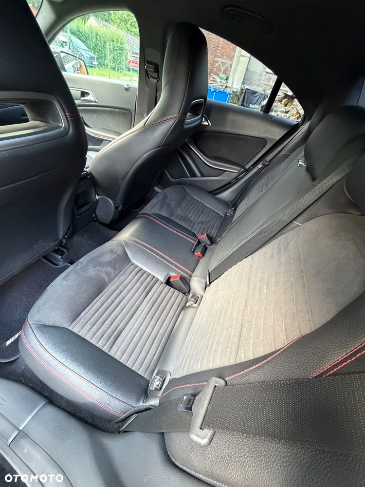 Mercedes-Benz CLA 200 d 7G-DCT AMG Line - 13