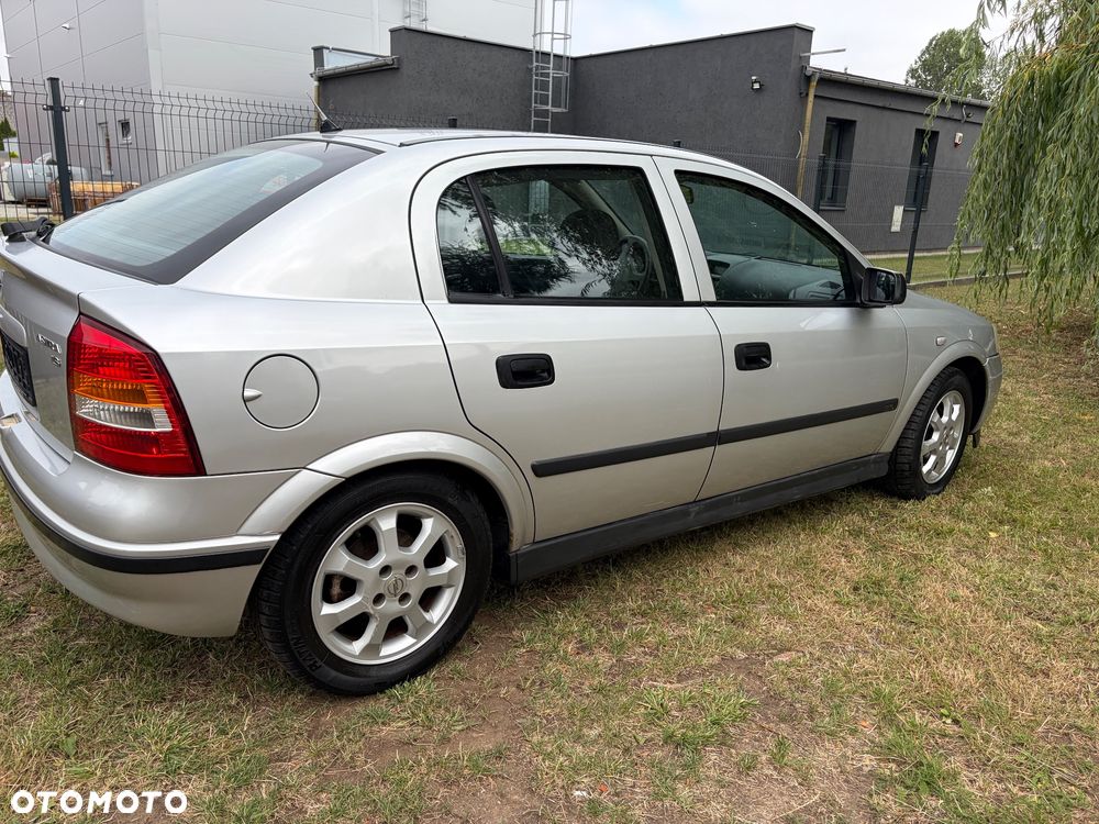 Opel Astra 1.6 16V Dream - 2