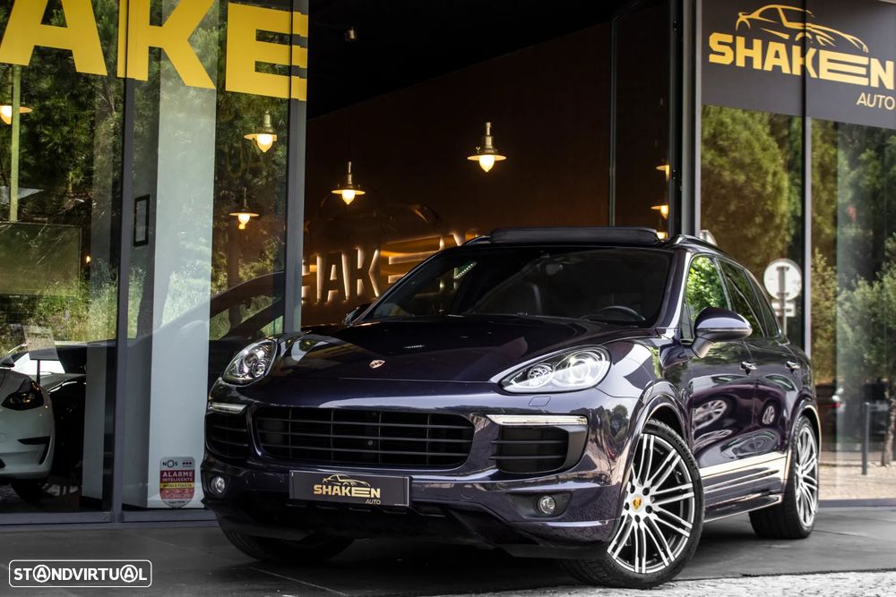 Porsche Cayenne S E-Hybrid - 1