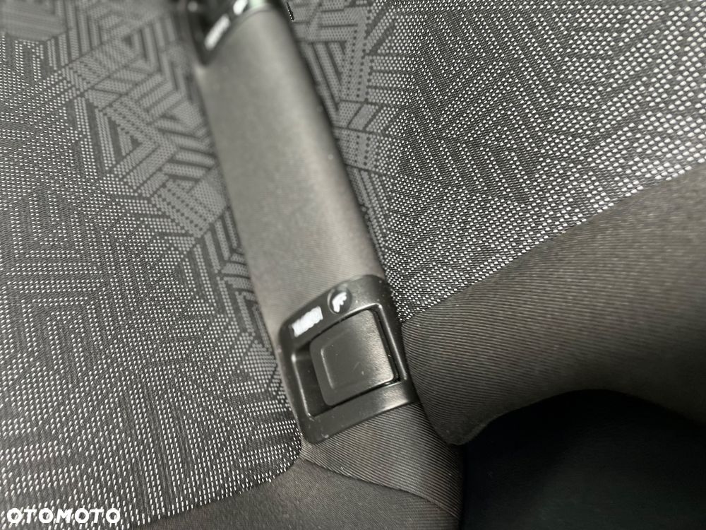 Opel Corsa 1.4 16V Active - 29