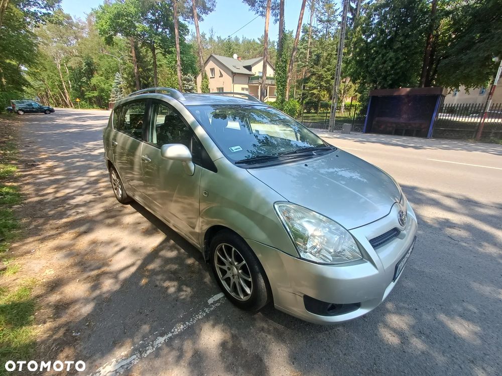 Toyota Corolla Verso 1.8 Premium + - 8