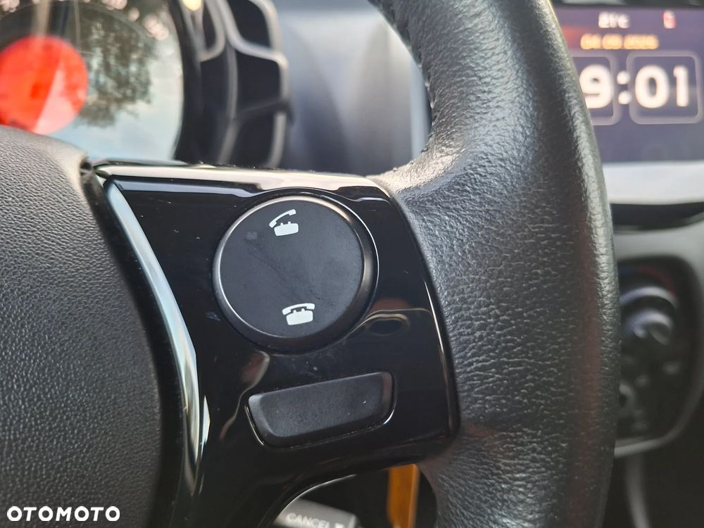 Toyota Aygo x-play connect - 20