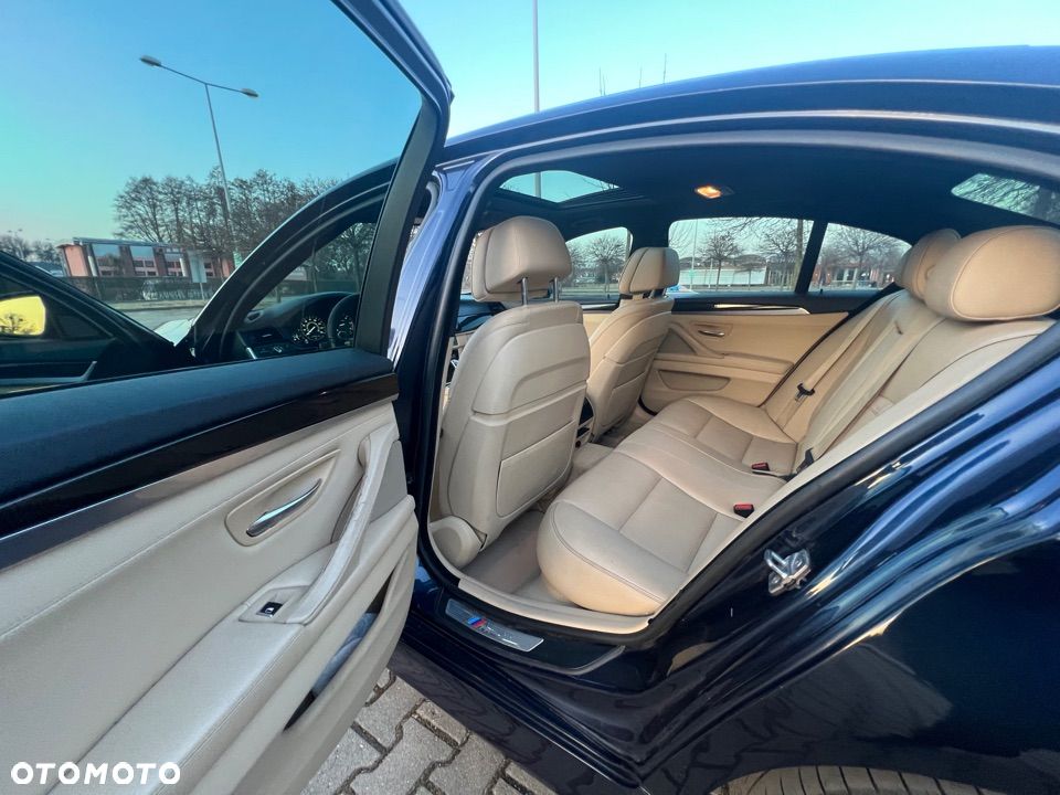 BMW Seria 5 535d - 33
