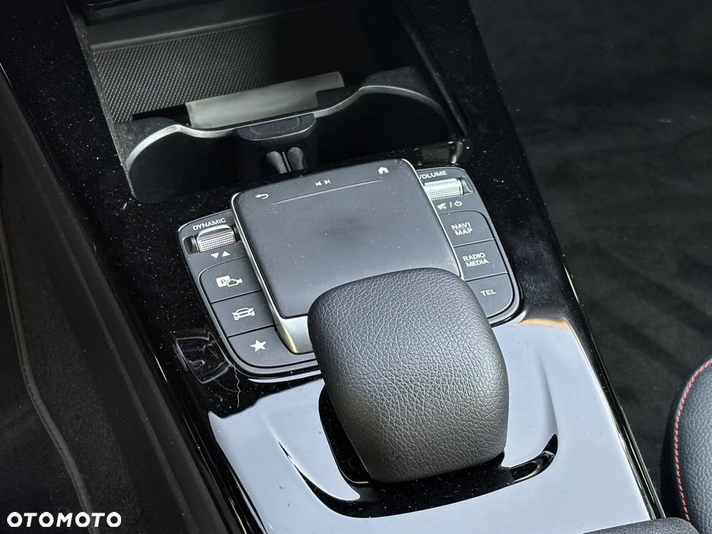 Mercedes-Benz CLA 200 AMG Line 7G-DCT - 13