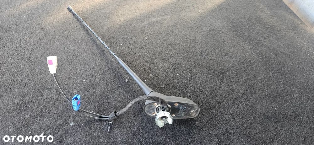 Antena dachowa gniazdo antenowe 9801610880 Peugeot 2008 - 1