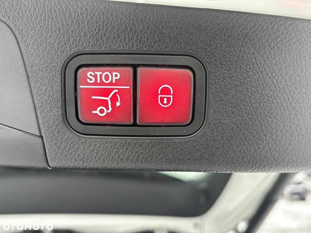 Mercedes-Benz GLA - 13