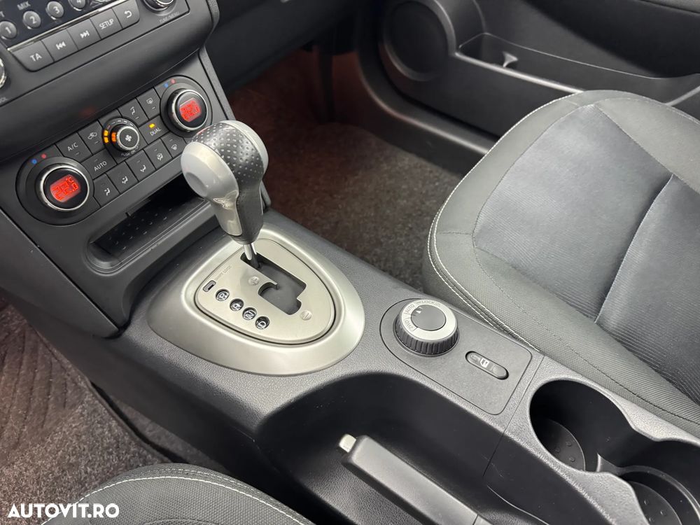 Nissan Qashqai 2.0 DCI 4 x 4 DPF Aut acenta - 23