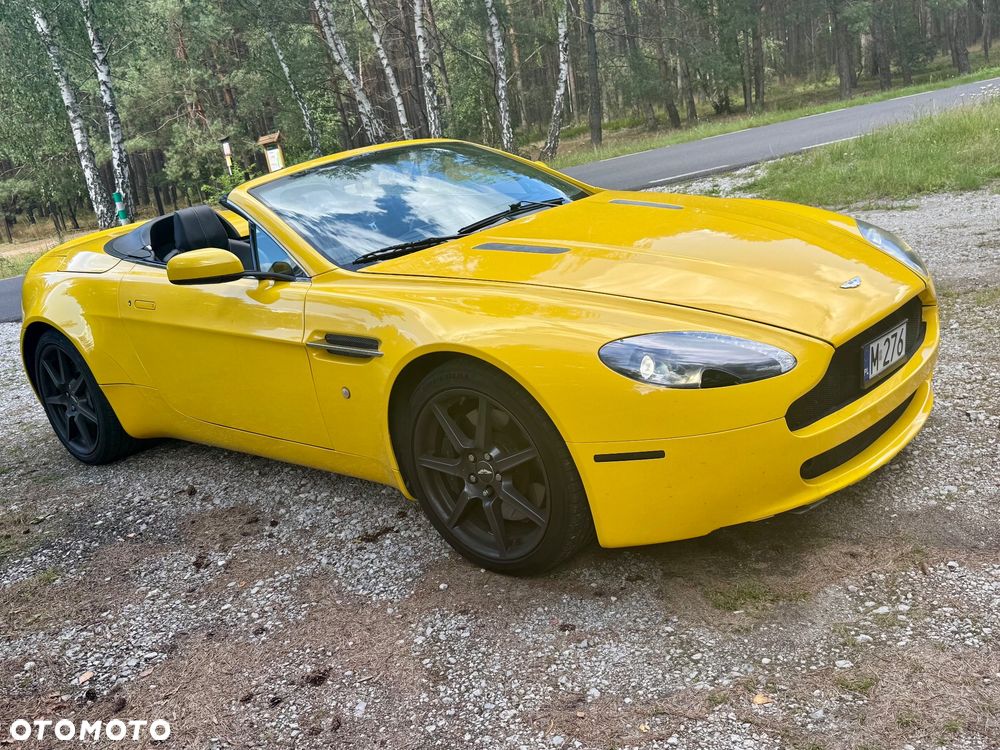 Aston Martin V8 Vantage - 10
