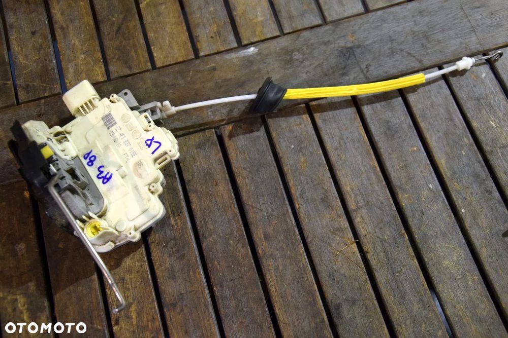 AUDI A3 8P 5D Zamek drzwi lewy przód 4F1837015E 9PIN EUROPA