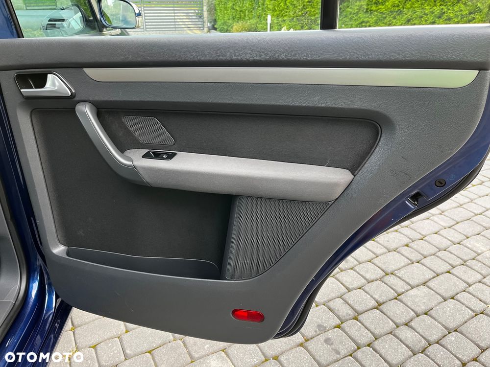 Volkswagen Touran - 18