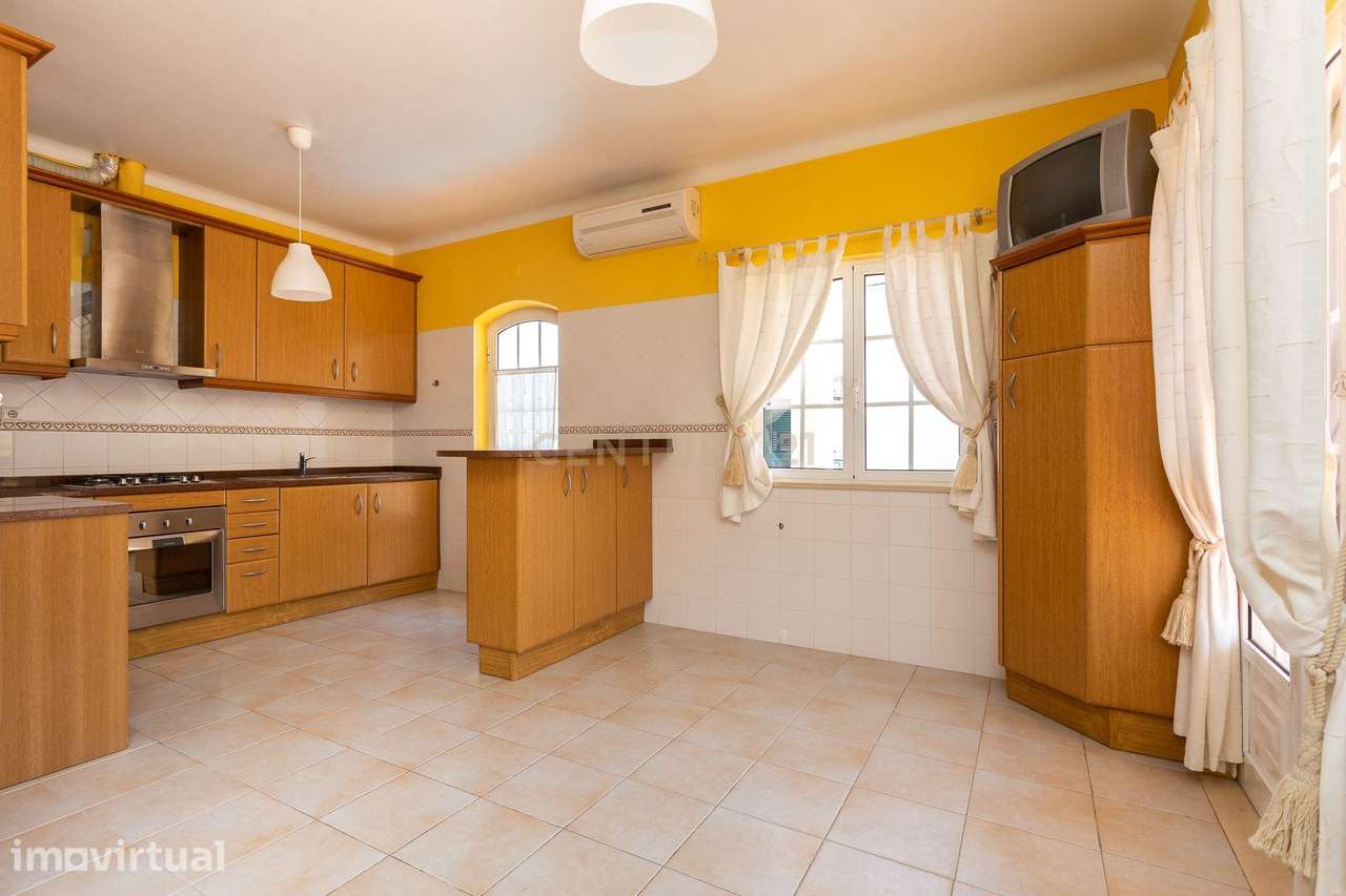 Moradia em Palmela, com Garagem, Piscina e Jardim - Grande imagem: 5/25