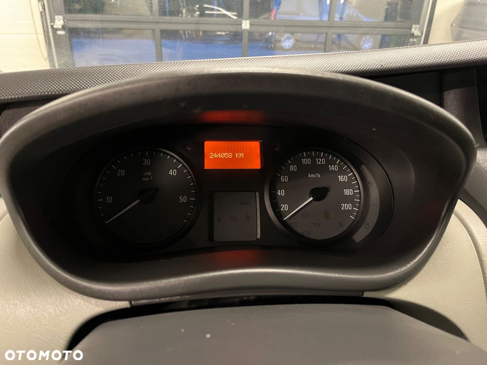 Opel Vivaro - 13