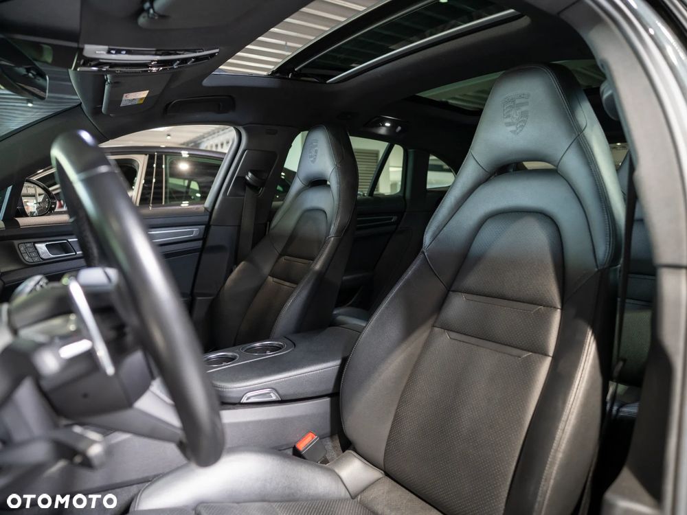 Porsche Panamera 4 Platinum Edition - 16