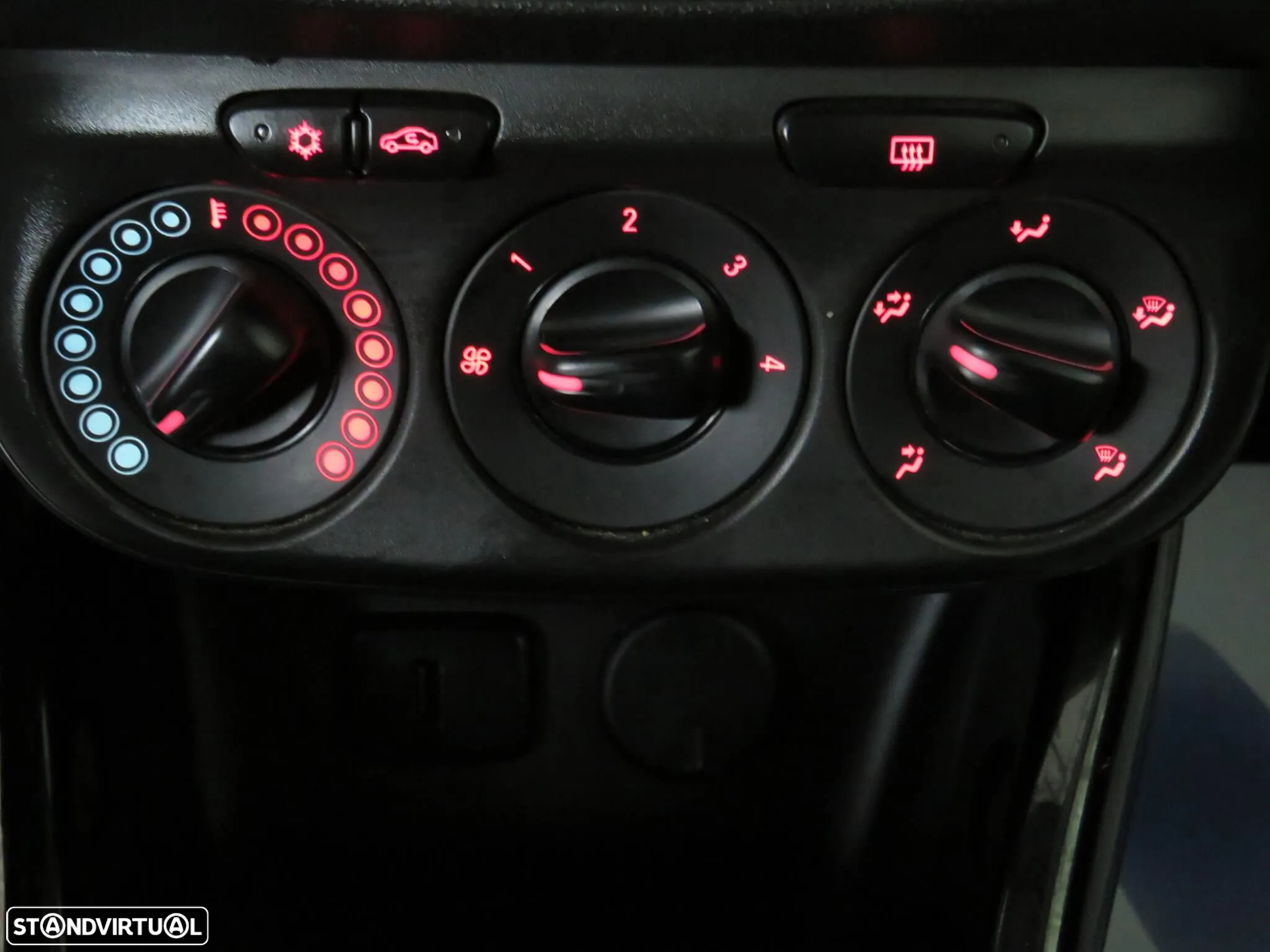 Opel Adam 1.2 Glam - 36