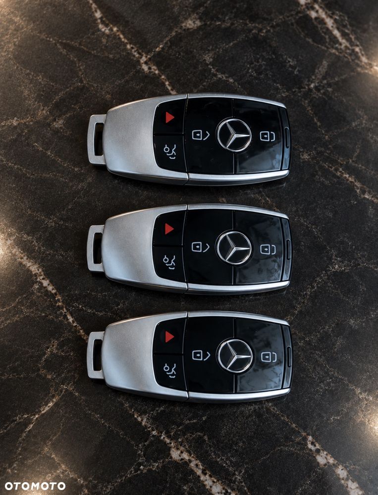 Mercedes-Benz Klasa E 200 d 9G-TRONIC - 32