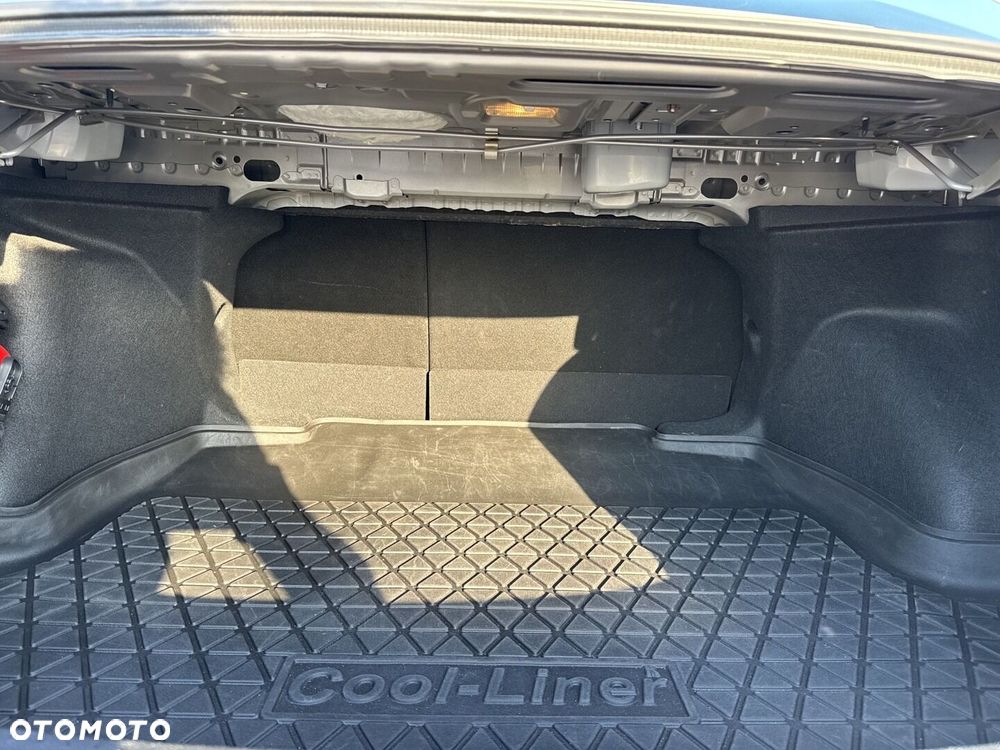 Toyota Corolla 1.8 Hybrid Executive - 13