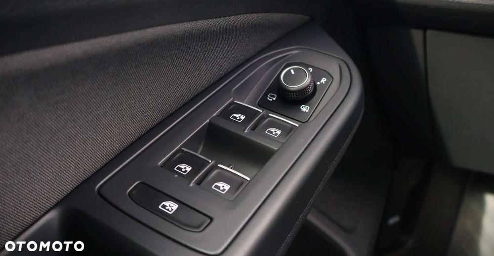 Volkswagen Golf - 35