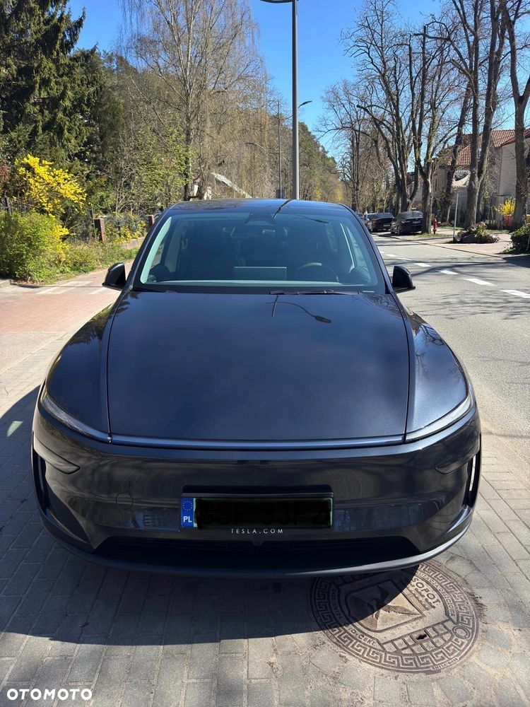 Tesla Model Y - 6