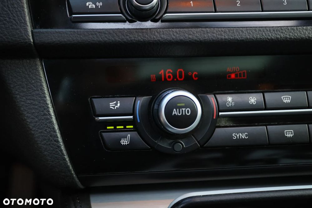 BMW Seria 5 525d xDrive Sport-Aut Modern Line - 34