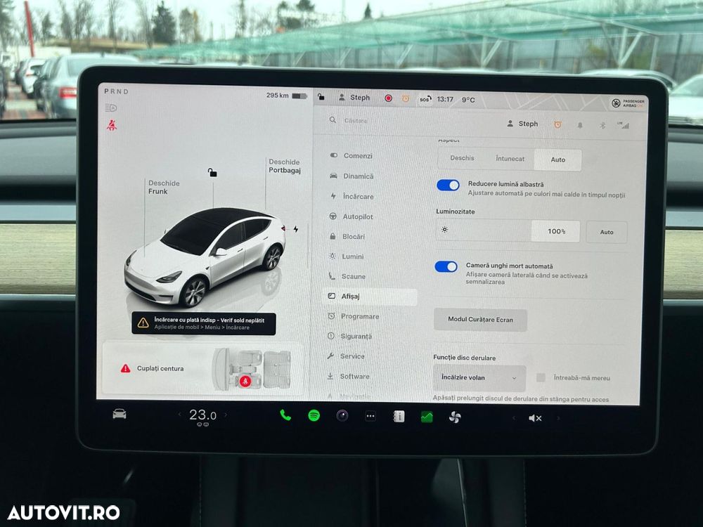 Tesla Model Y Long Range Dual Motor AWD - 32
