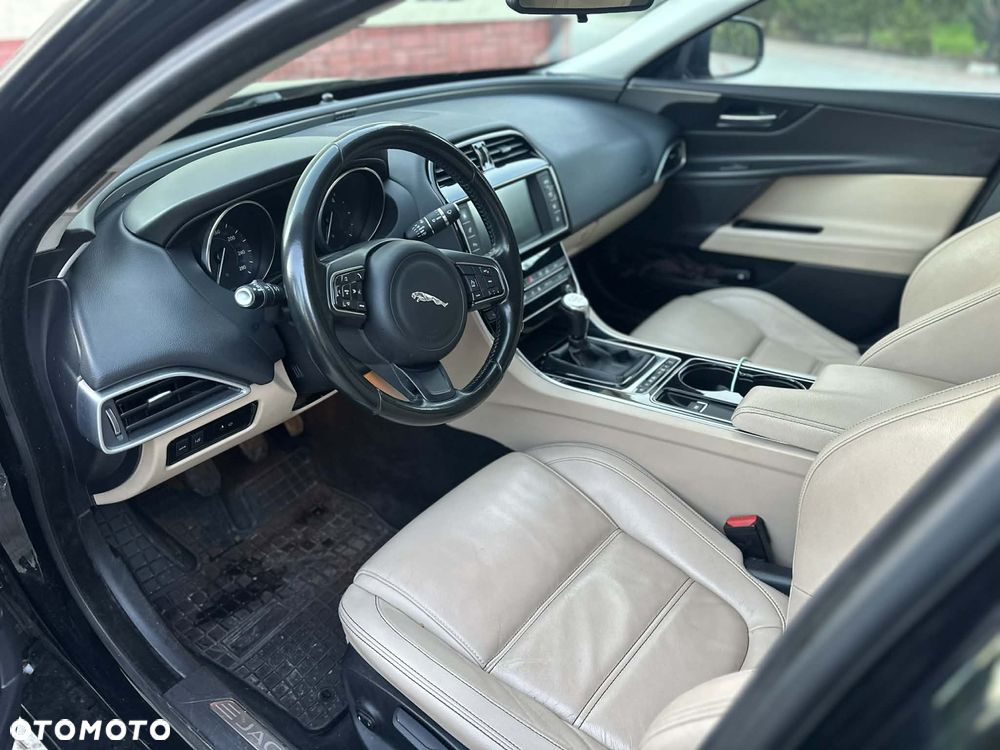 Jaguar XE E-Performance Pure - 8