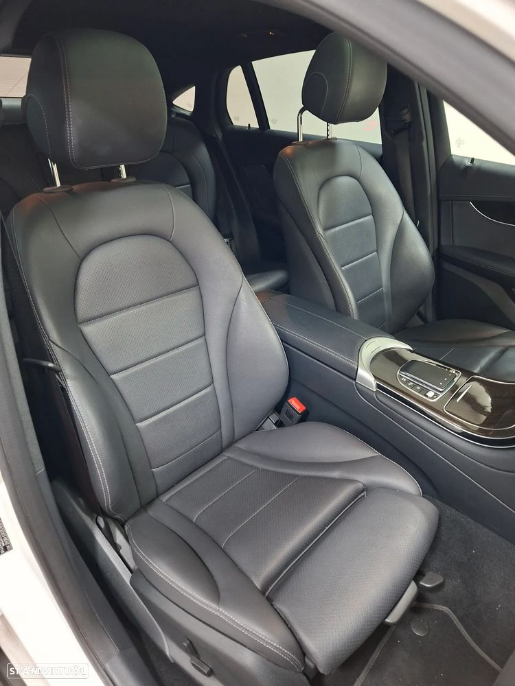 Mercedes-Benz GLC 300 de Coupe 4Matic 9G-TRONIC AMG Line - 9
