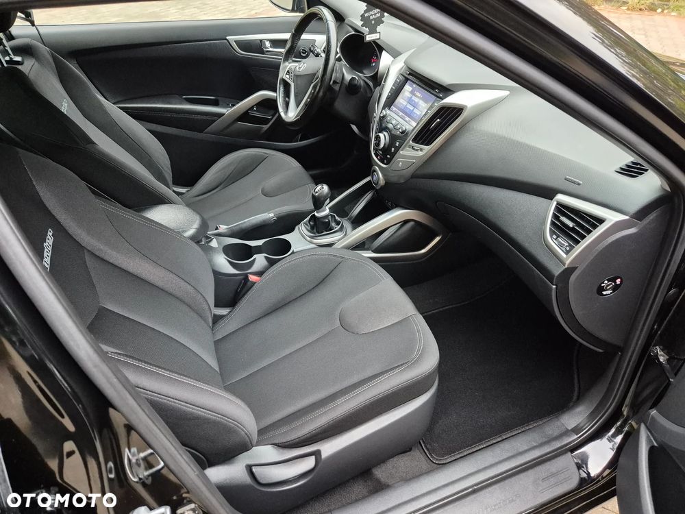 Hyundai Veloster 1.6 GDI Style - 21