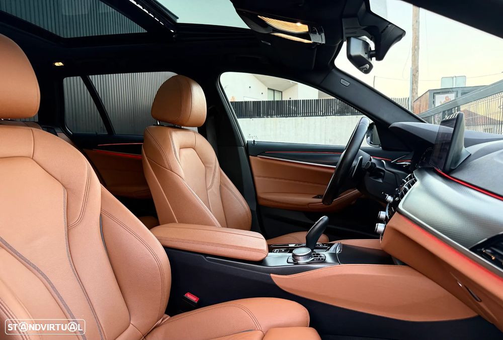 BMW 530 e Pack Desportivo M - 32