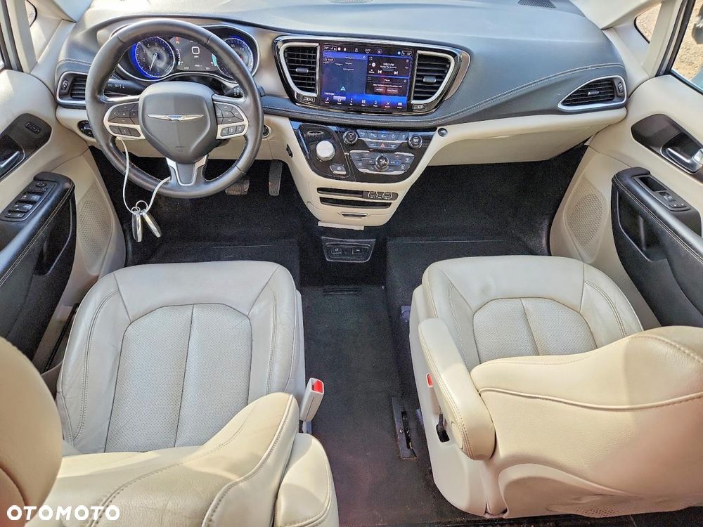 Chrysler Pacifica - 9