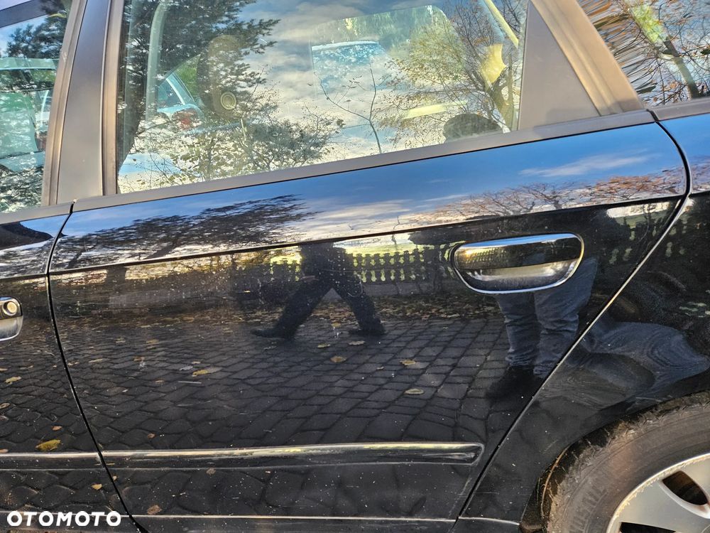 Audi A4 B7  drzwi tył tylne prawe   LY9B - 3
