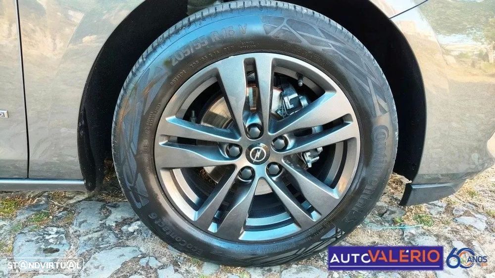 Opel Astra 1.2 T Design & Tech S/S - 41