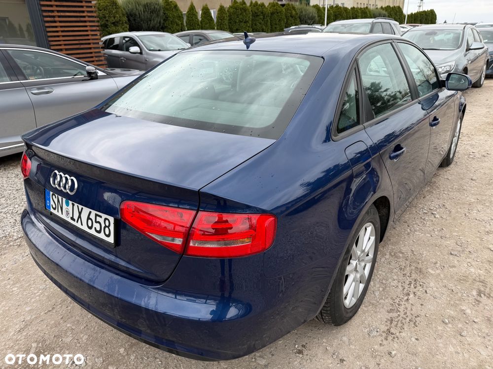 Audi A4 Limousine - 11