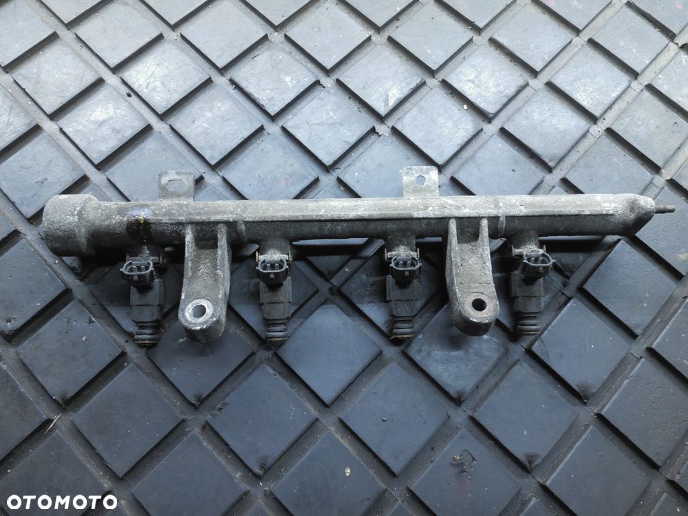 HYUNDAI GETZ 1.1 12V LISTWA WTRYSKOWA 35310-22600 POSIADAM 5 KOMPLETÓW - 4