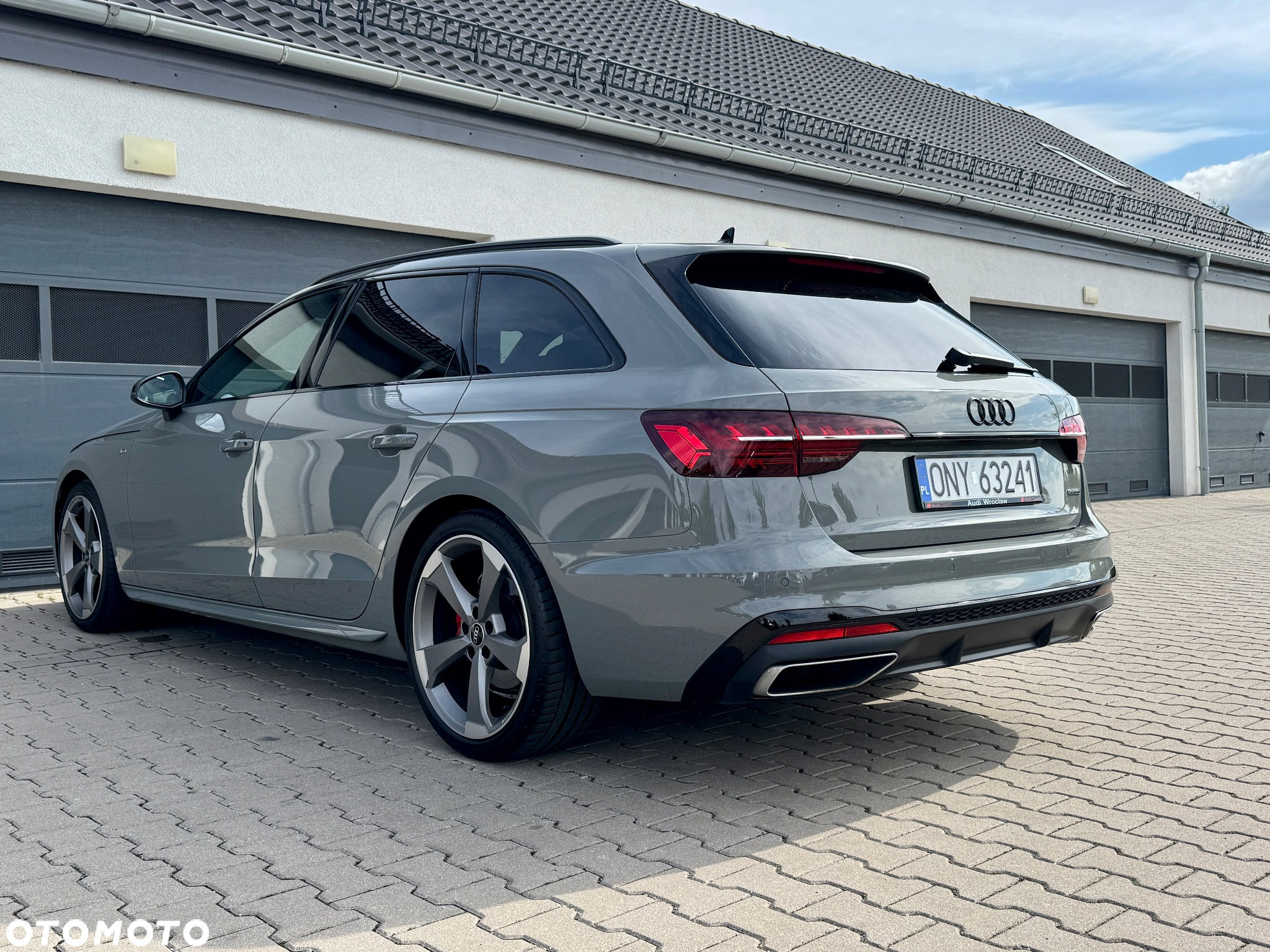 Audi A4 Avant 40 TDI quattro S tronic S line - 17