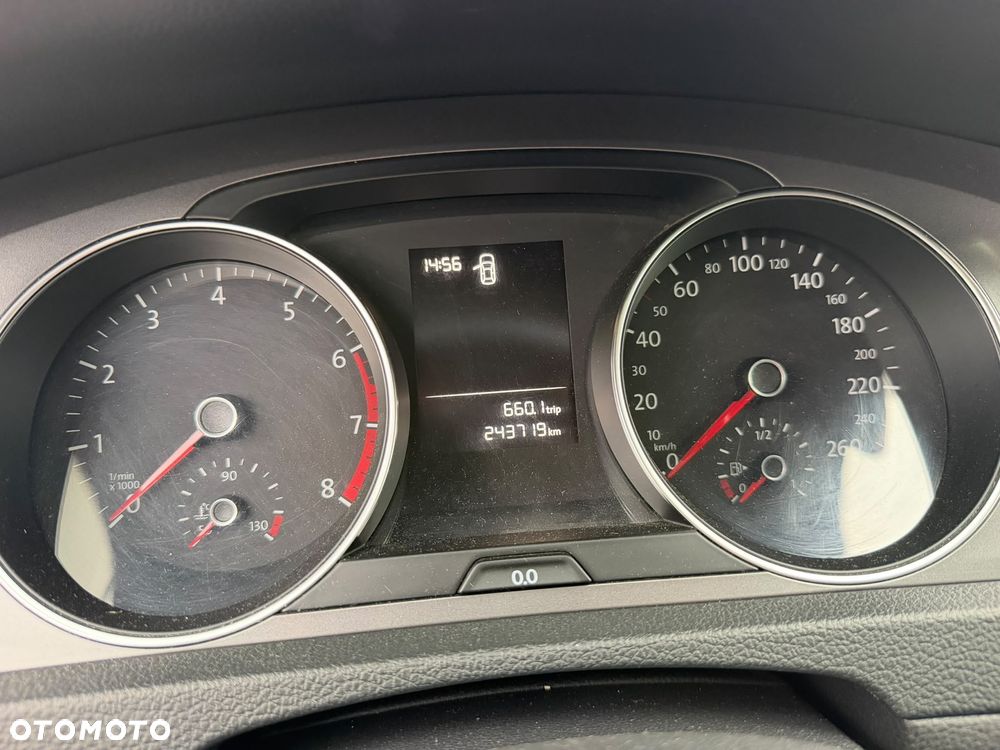 Volkswagen Golf - 8