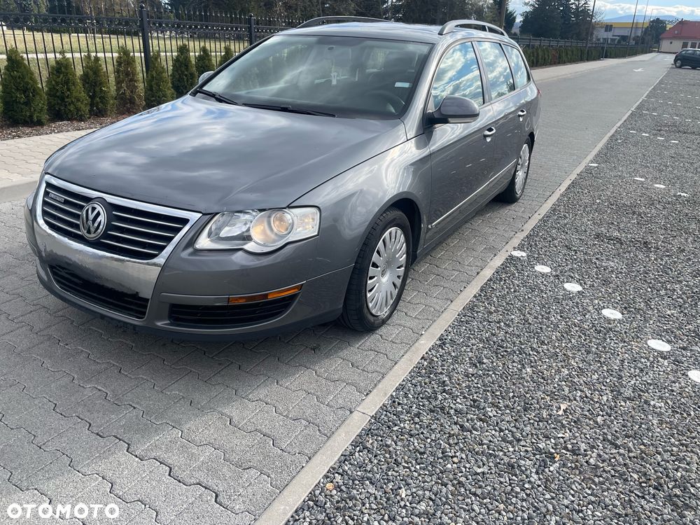 Volkswagen Passat 1.9 TDI DPF BlueMotion - 1