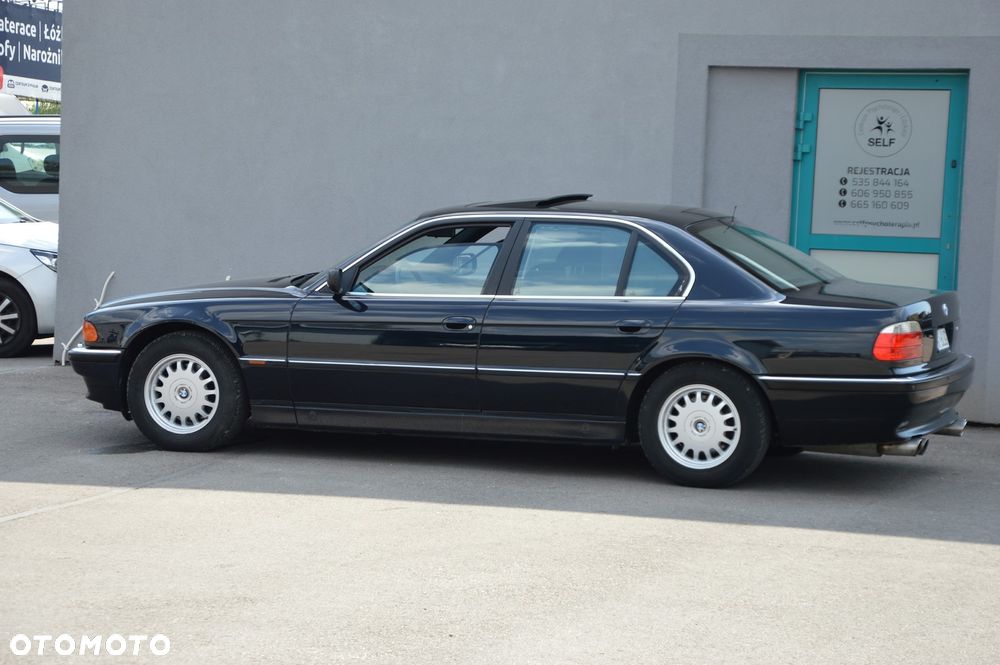 BMW Seria 7 740i - 12