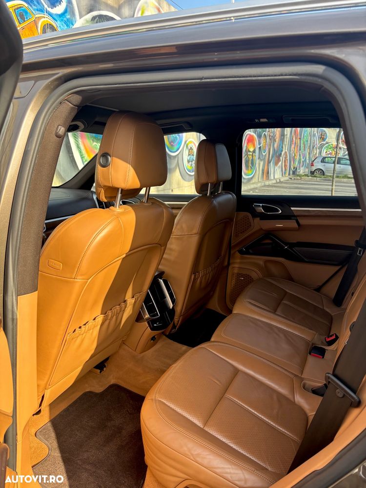 Porsche Cayenne 3.0 L V6 - 11