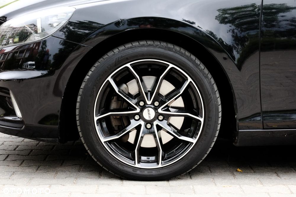 Volvo V40 D4 Drive-E R-Design Summum - 12