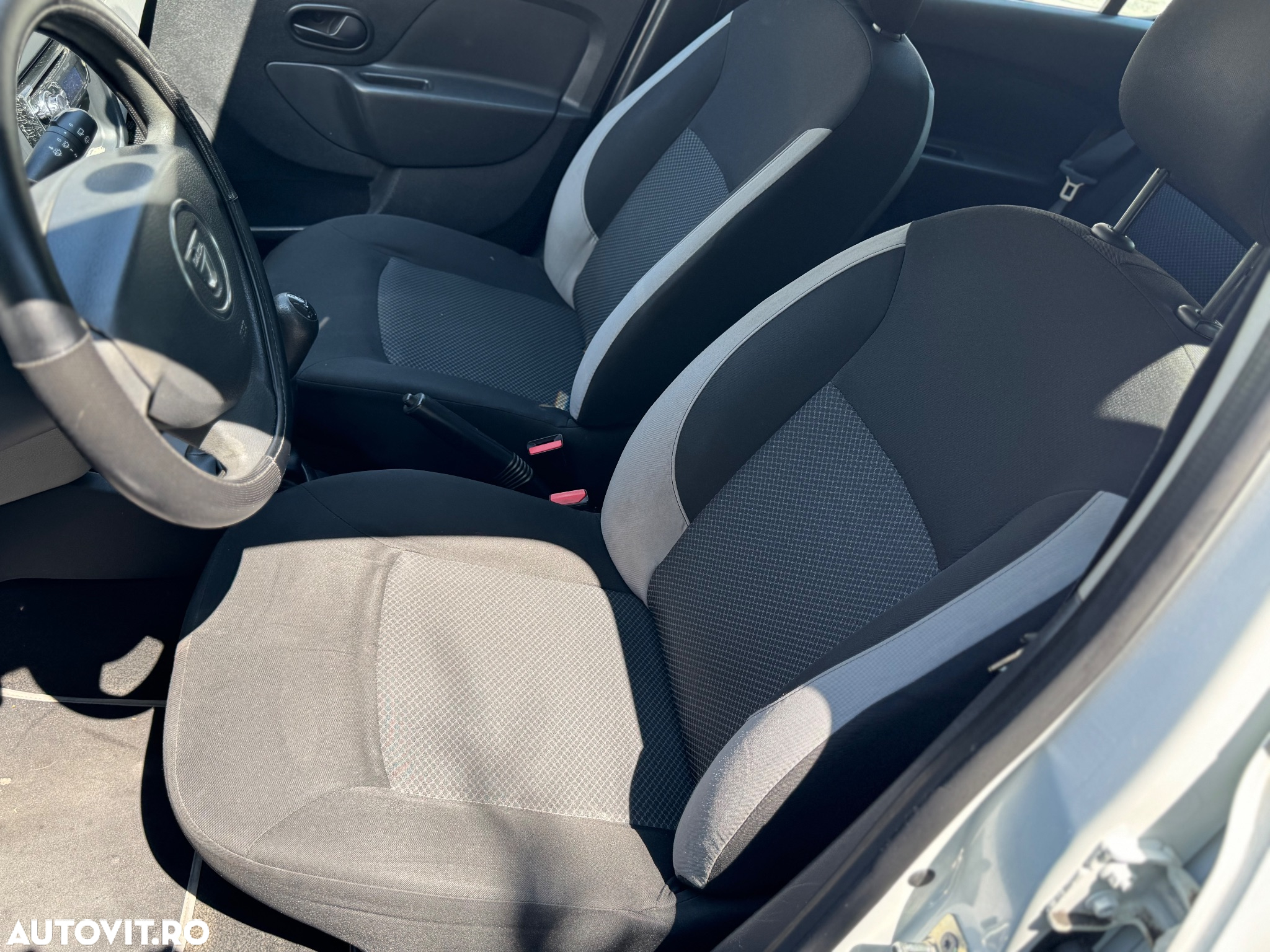 Dacia Sandero 1.5 75CP Ambiance - 12