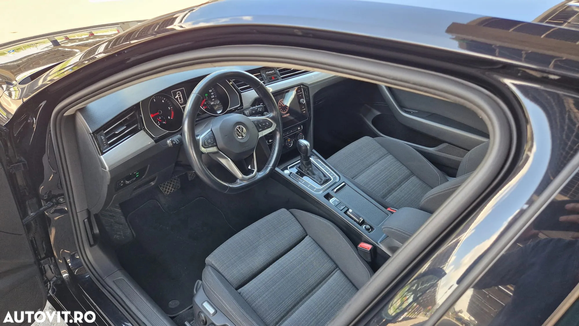 Volkswagen Passat Variant 1.6 TDI (BlueMotion Technology) DSG Comfortline - 9