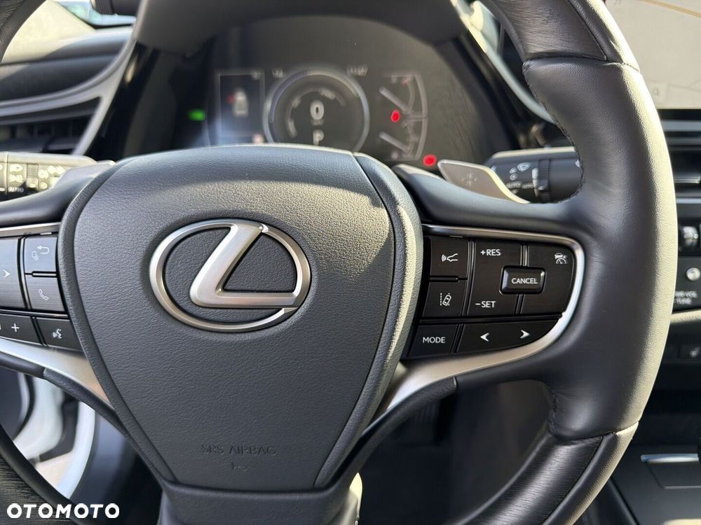 Lexus ES 300h Prestige - 25