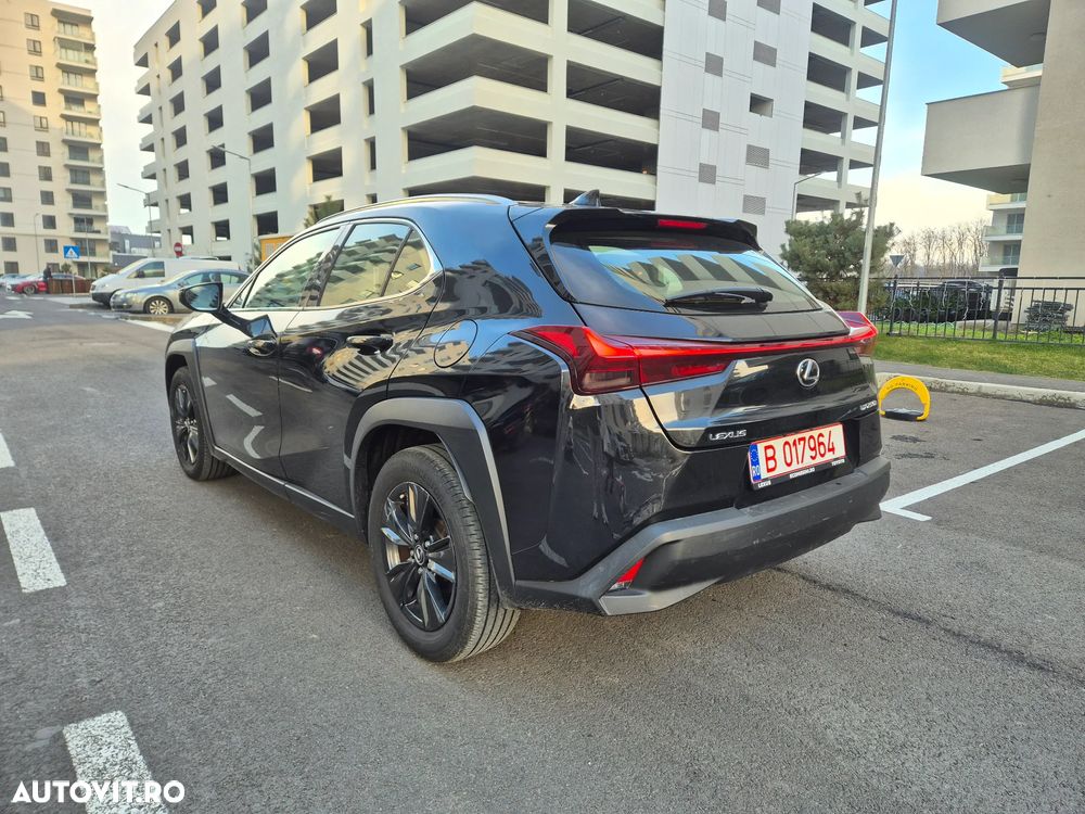 Lexus UX 250h Business Edition - 6