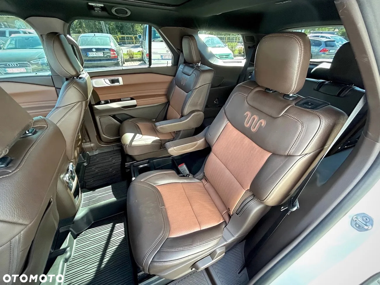 Ford Explorer - 28