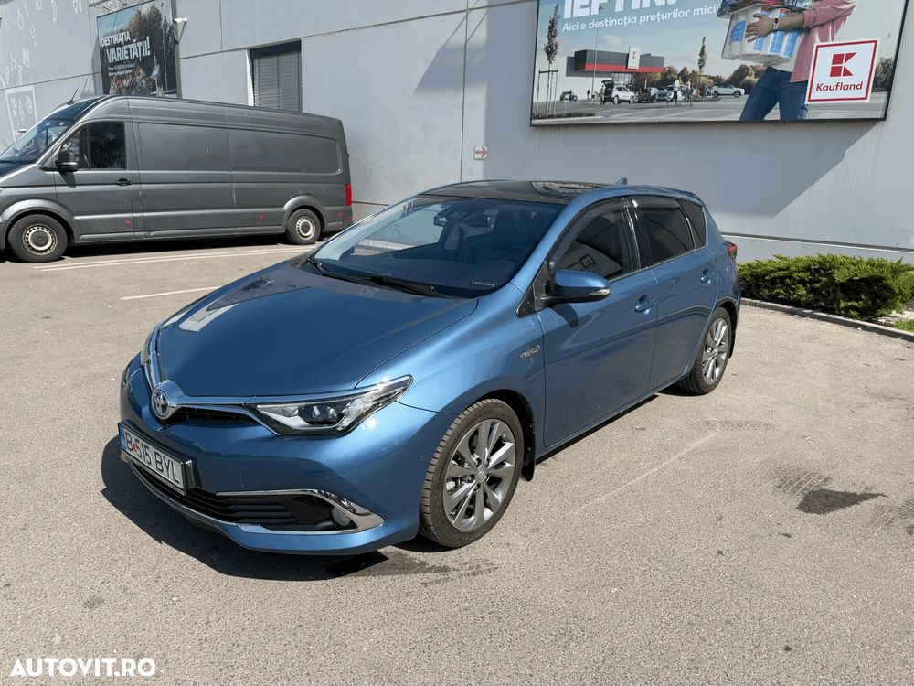 Toyota Auris 1.8 L VVT-i HSD Sol + - 2