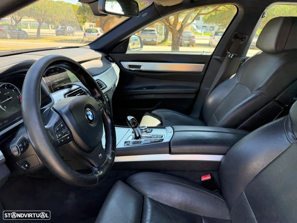 BMW 740 d Pack M - 28